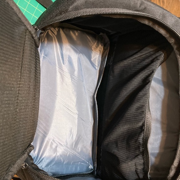 Autel Ribitics EVO II-8K portable Drone with case & backpack - Picture 8 of 15